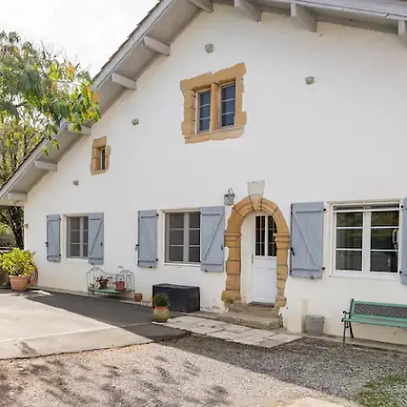 Les Ecuries Du Seque Bed & Breakfast 3*