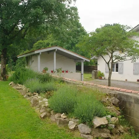 Les Ecuries Du Seque Bed & Breakfast 3*